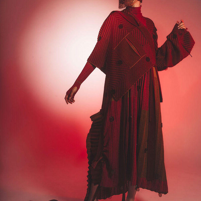 Closer Distance Viola Schmidt 2 800x1100 1